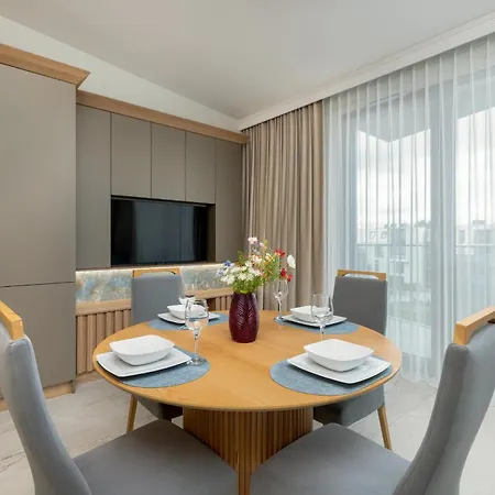 Elegancki W Sopocie Z Parkingiem I Klimatyzacja Blisko Plazy By Rent Like アパート ソポト